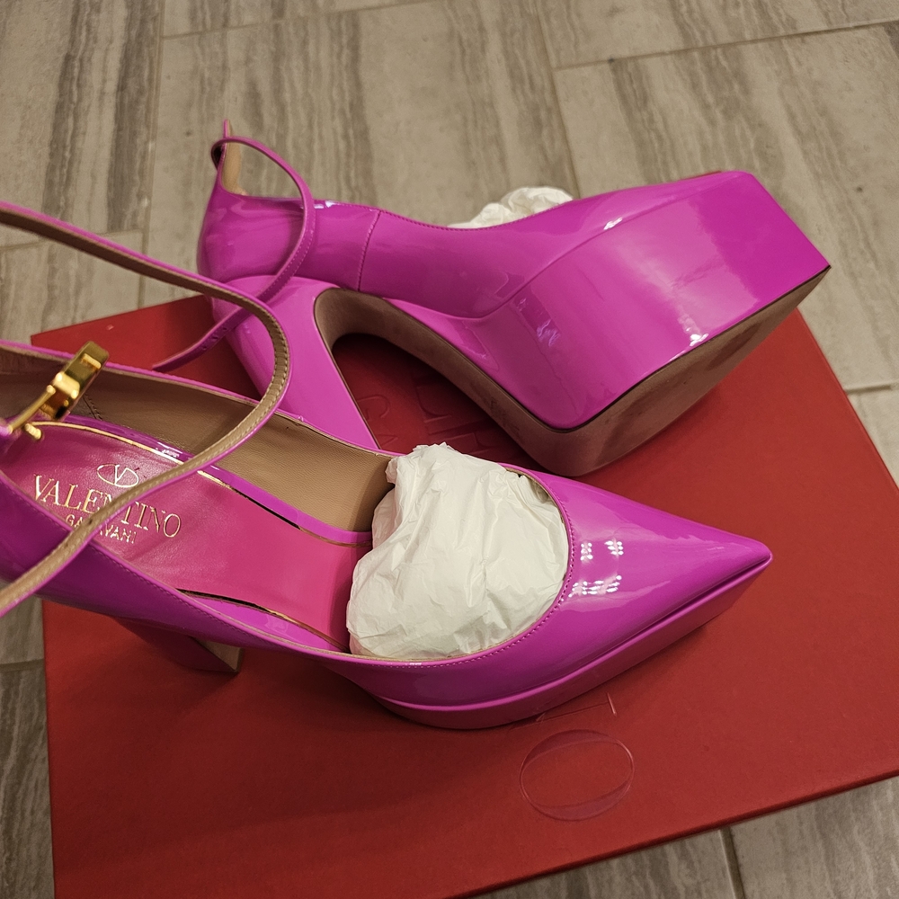 Valentino Garavani Fuchsia Platform Heels - Picture 3 of 7